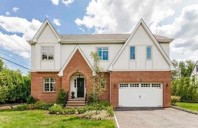 1 Sonny Trail - 1 Sonny Trail, White Plains, NY 10605