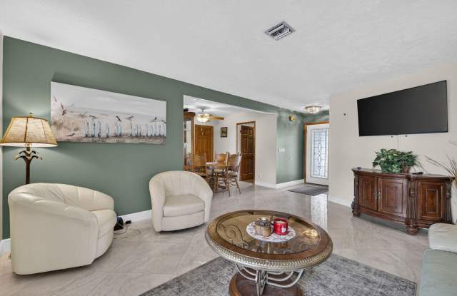 1362 SW Knollwood Drive Gallery 4