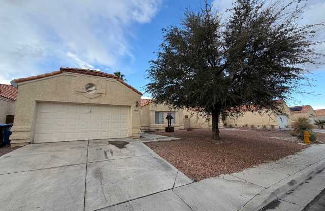 Move-In Ready Single Story with New Flooring! - 4616 Imperial Beach Avenue, North Las Vegas, NV 89032