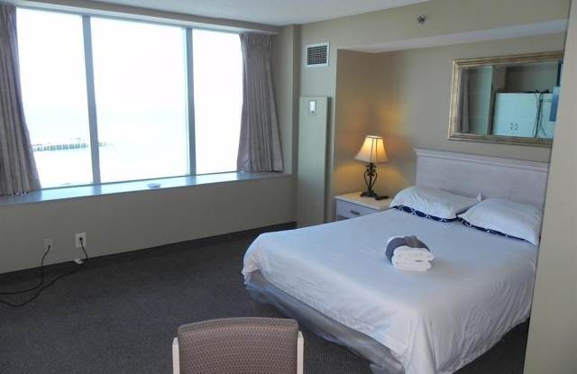 1515 Boardwalk Gallery 3