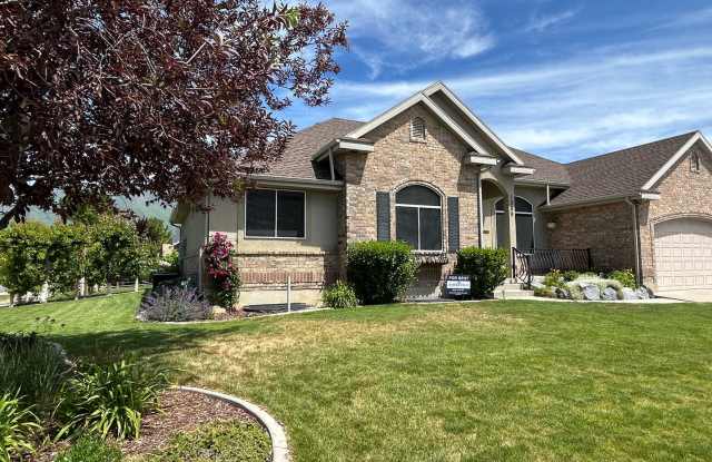 3 Bedroom 2.5 Bathroom Upstairs Unit in Spanish Fork! photos photos