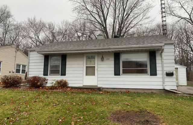 Neat, well maintained 2 BR house in Bloomington photos photos Neat, well maintained 2 BR house in Bloomington photos photos