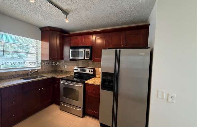 432 Lakeside Dr Gallery 2