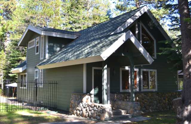 Sweet 2BD Cabin! Avail for a 3-6 month Winter lease! Available 11/15/25- 4/30/26 photos photos