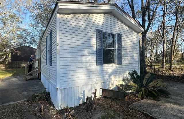 2866 Pine Forest Rd unit: 3 photos photos