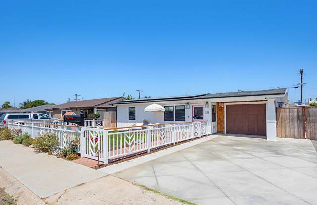 Remodeled Beach Bungalow with Solar & Pet Friendly! Gallery 1