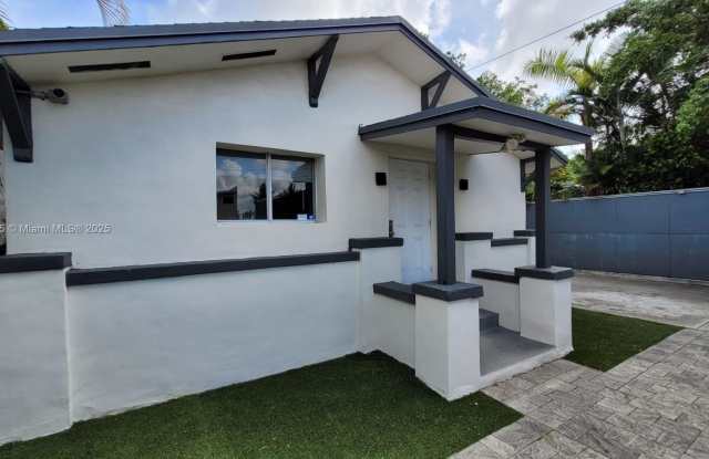 228 NW 35th St photos photos