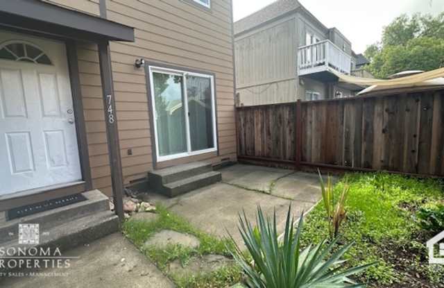 Charming 2BD/1.5BA Duplex photos photos