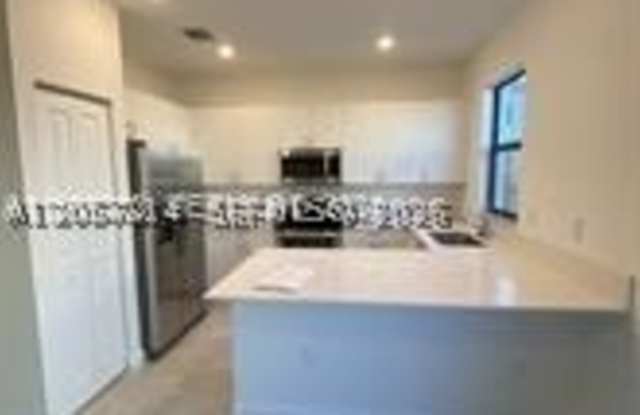 12953 SW 232 Ln Gallery 3