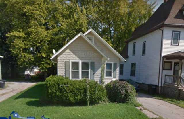 1320 Eastman Street - 1320 Eastman Street, Oshkosh, WI 54901 1320 Eastman Street - 1320 Eastman Street, Oshkosh, WI 54901