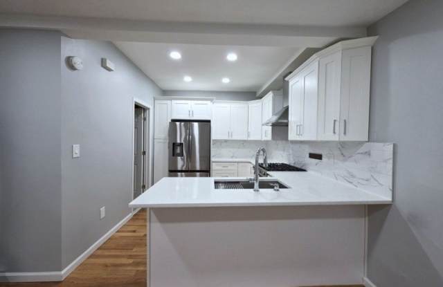 586 N 11Th St photos photos