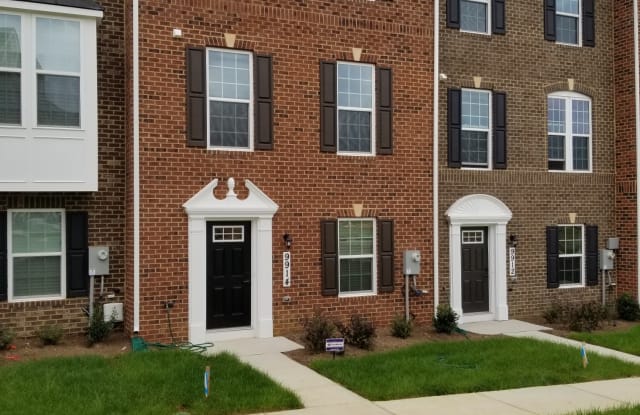 9914 New Pointe Drive - 9914 New Pointe Dr, Lake Arbor, MD 20774