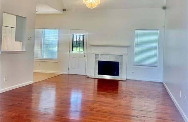 1815 Jeffery Court Gallery 2