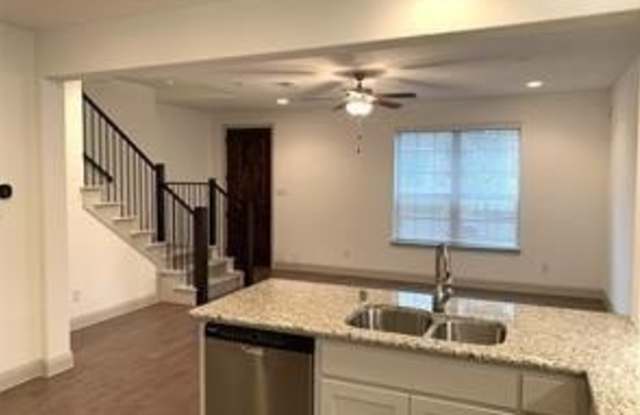 2317 Jameson Lane Gallery 4