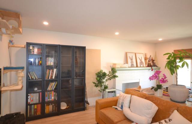 Hayward 3Bed/2Ba Bright  Modern Home with Beautiful Backyard Retreat photos photos
