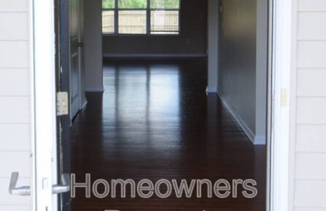 2541 Spinnaker Dr. Gallery 2