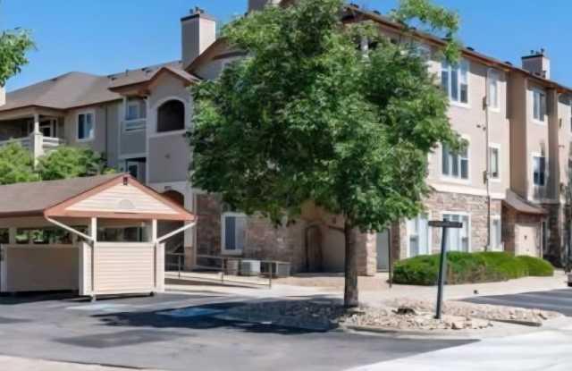 Beautiful condo in highly desired area of Littleton! - 8412 South Holland Court, Ken Caryl, CO 80128
