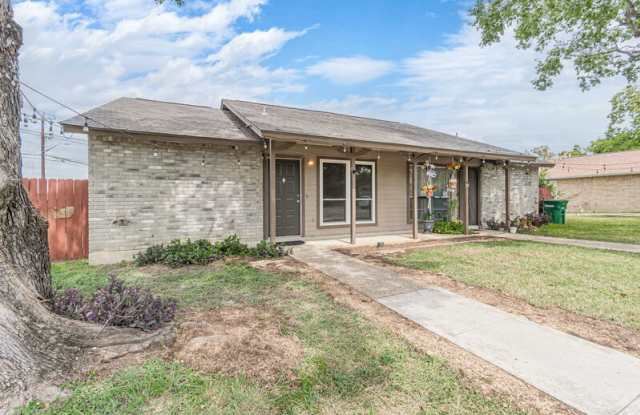 5207 Gawain Drive Gallery 3