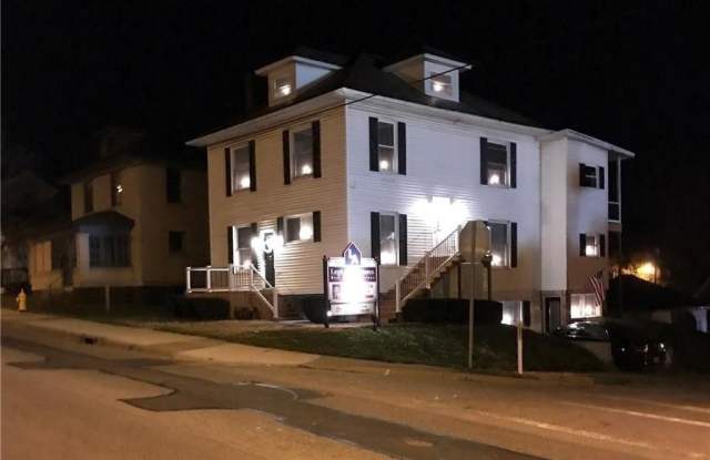 1604 Maple photos photos