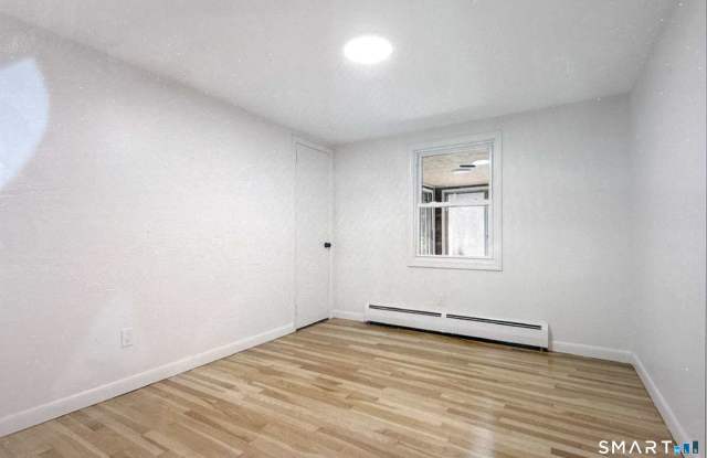 303 Bunker Hill Avenue Gallery 4