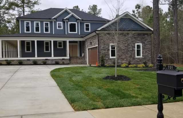 701 Cabin Creek Gallery 3