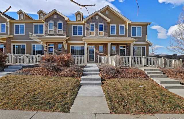 Charming 3BR Townhome in Golden photos photos