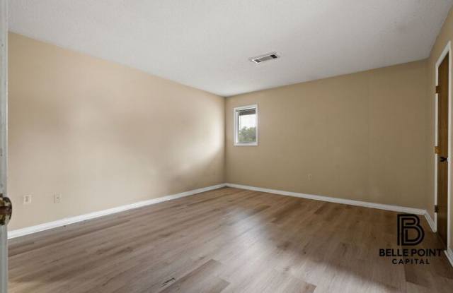 2401 South 53rd Street Gallery 4