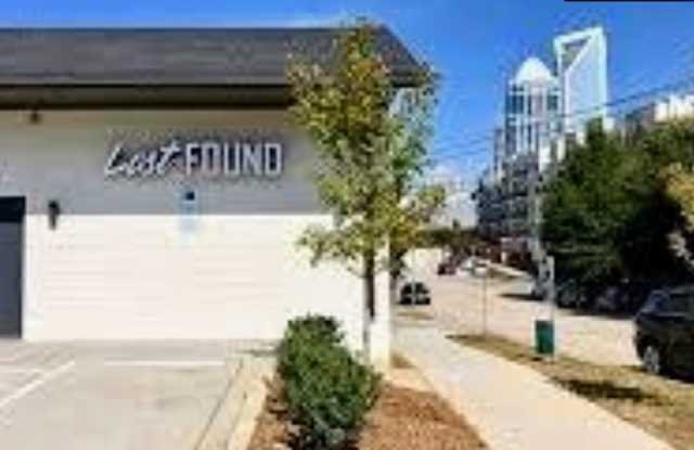 A Gem in South End - a few blocks from light Rail, Restaurants photos photos