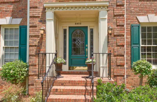 8925 Laurel Way Gallery 2