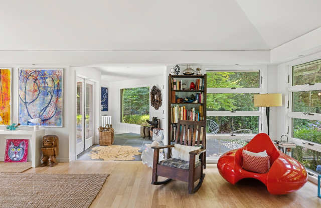 136 Barnes Hole Road Gallery 4