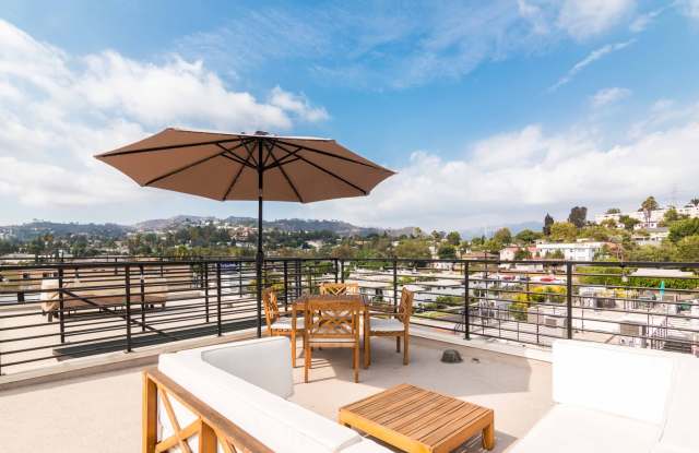 Luxury Townhome Centrally Located in Silverlake! photos photos Luxury Townhome Centrally Located in Silverlake! photos photos