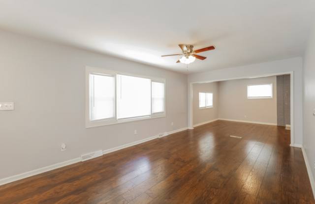 3702 East 106th Terrace Gallery 4