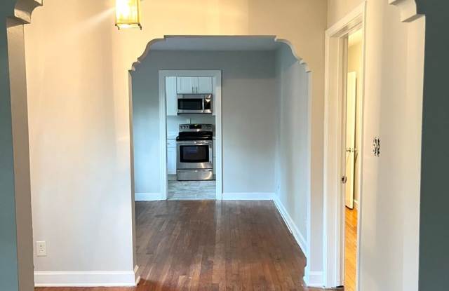4 Bedroom Home- Just outside HAAF Gallery 3
