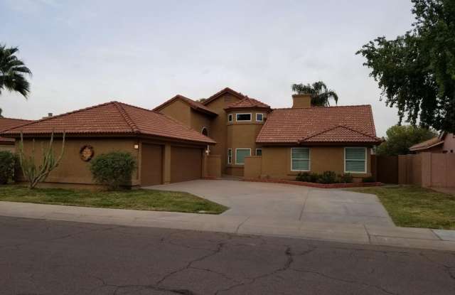 AVAILABLE NOW IN THE SPRINGS ON THE LAKE IN CHANDLER!!! photos photos