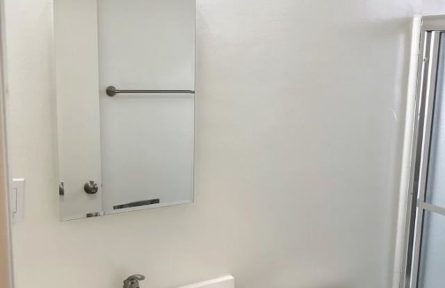 12737 Moorpark Street #6/15 Gallery 4