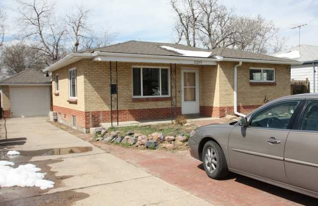 2255 S Dexter St - 2255 South Dexter Street, Denver, CO 80222