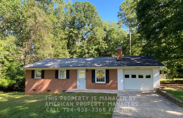 2226 Kenwood Dr photos photos