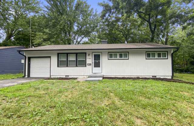 7702 E 113th St photos photos