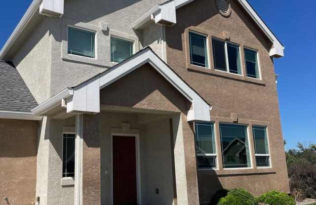 *MOVE IN SPECIAL $500 OFF FIRST MONTHS RENT* STUNNING 3 BED / 2 BATH HOME OFF OASIS ROAD Gallery 1