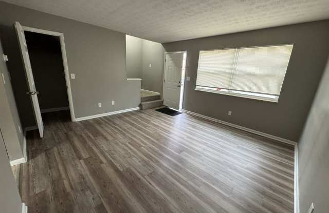 1572 Main St photos photos