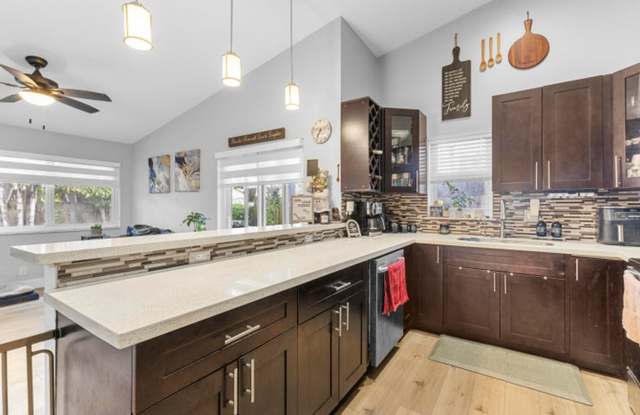 5318 NW 93rd Avenue, Sunrise, FL 33351 - 7722 Gallery 1