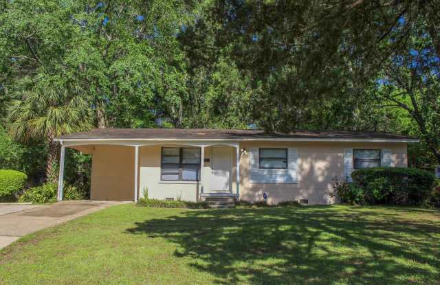 811 South Lipona Road photos photos