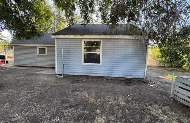 154 East Harris Street - Back Gallery 2