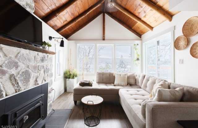 377 Lakeside Rd photos photos