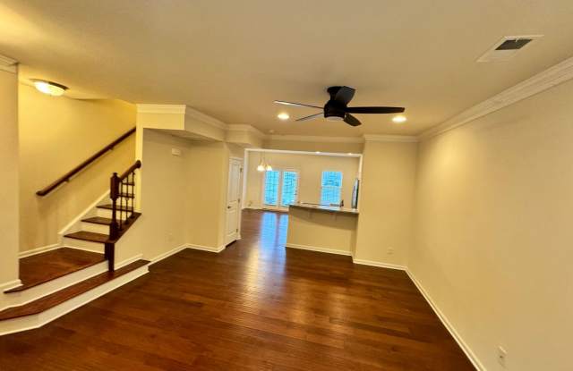 Excellent School District ! LOCATION ! Gallery 3