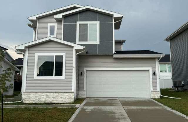 Modern 3‑Bedroom, 2.5‑Bath Home in Prime Norwalk Location photos photos