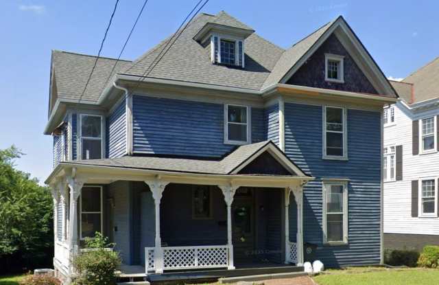 3 Bedroom || 1 Bathroom Upstairs Duplex Unit photos photos