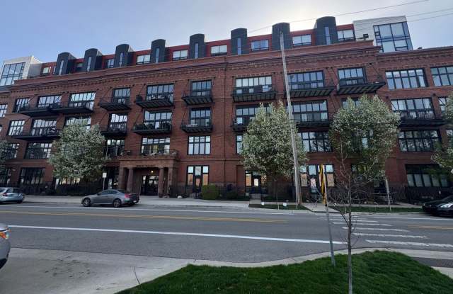 600 Broadway Ave NW photos photos