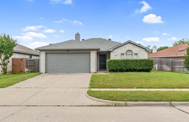 5822 Rock Meadow Trail - 5822 Rock Meadow Trail, Arlington, TX 76017