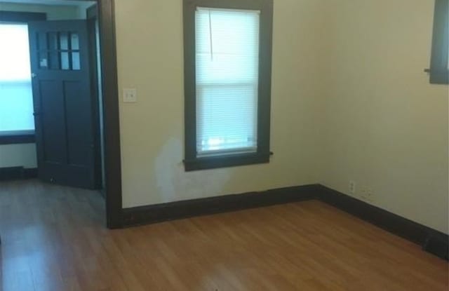 1935 Cherry Hill Avenue Gallery 4